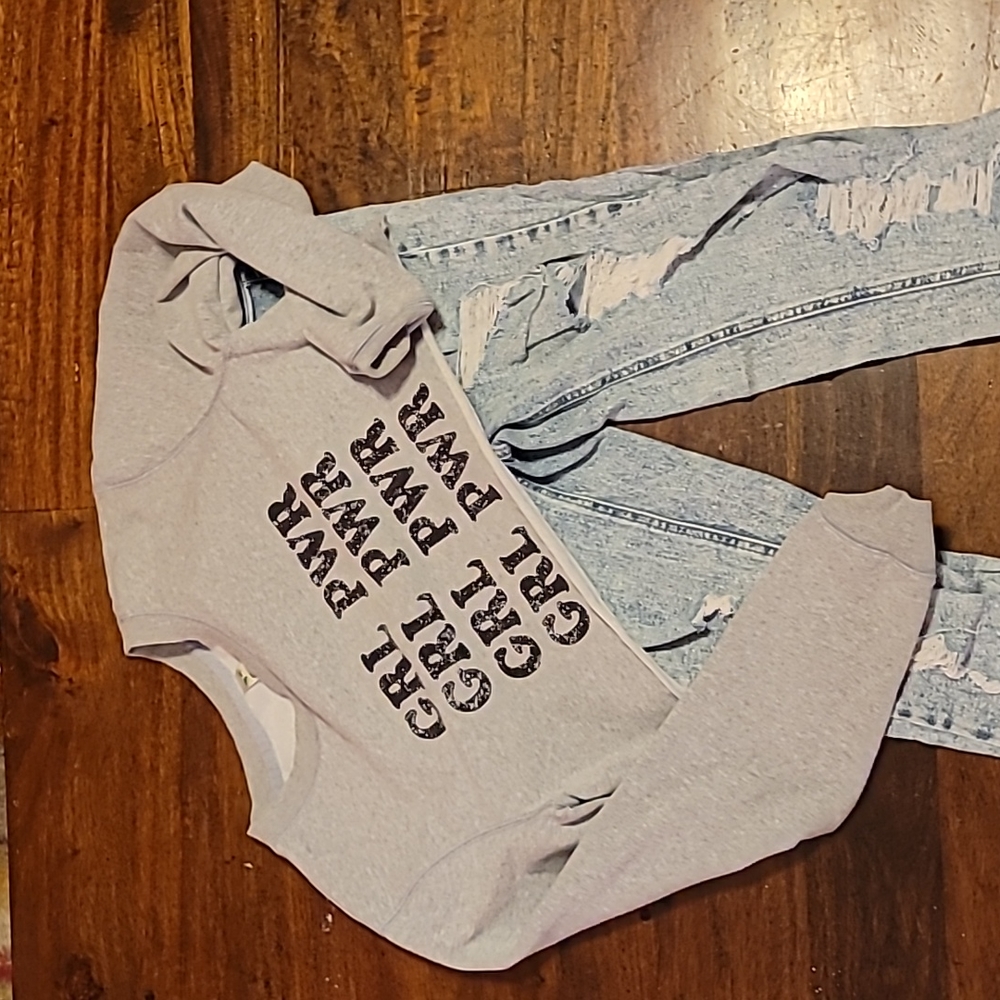 Casual Girl Power Outfit